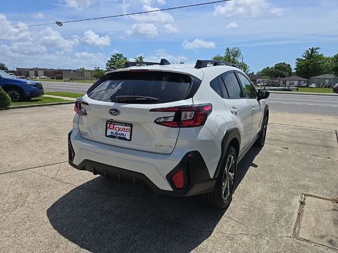 Used 2024 Subaru Crosstrek 2.0i Premium image 5