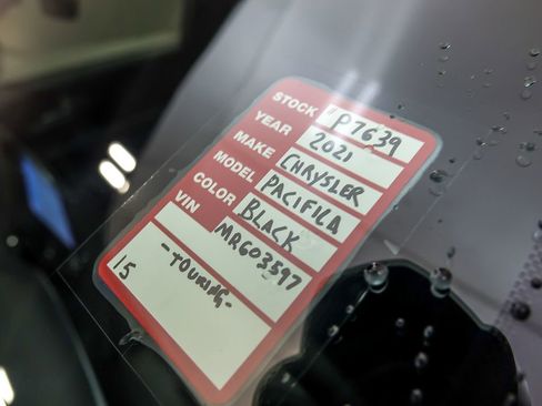 Used 2021 Chrysler Pacifica Touring-L w/ S Appearance Package image 26