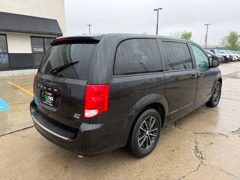 Used 2018 Dodge Grand Caravan GT FWD image 14