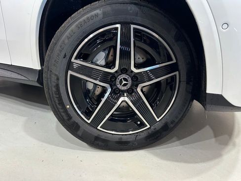 New 2026 Mercedes-Benz GLC 300 4MATIC image 9