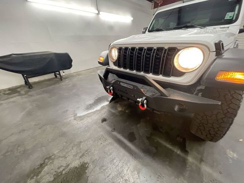 Used 2024 Jeep Wrangler Sport S image 31