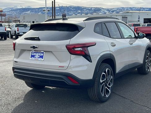 New 2026 Chevrolet Trax RS w/ Driver Confidence Package FWD image 5