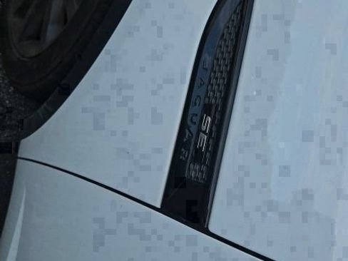 Used 2020 Jaguar E-PACE SE AWD/4WD image 21