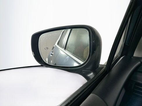 Used 2024 Subaru Crosstrek 2.0i Premium image 16