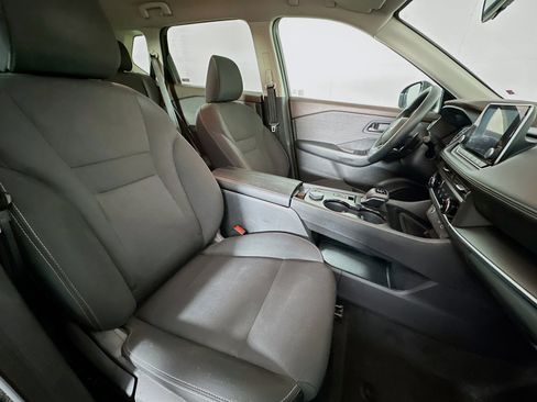 Used 2023 Nissan Rogue S image 29