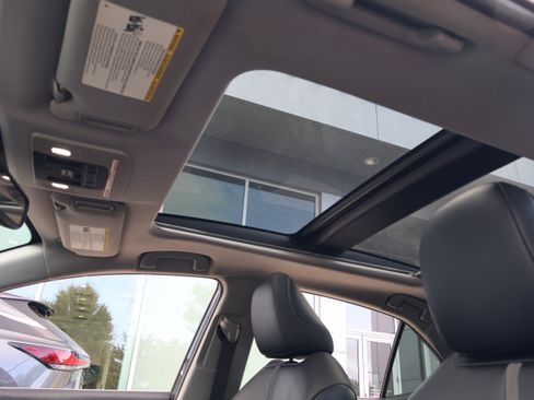 Used 2019 Toyota Camry XSE FWD image 32