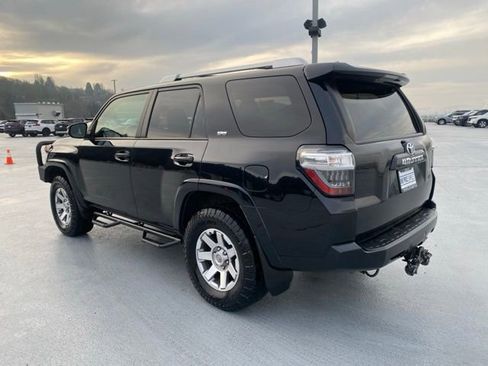 Used 2016 Toyota 4Runner SR5 Premium image 5