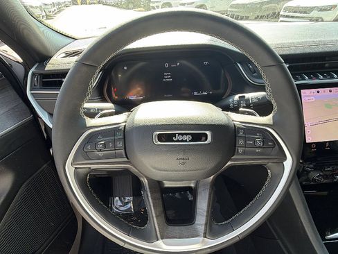 Used 2024 Jeep Grand Cherokee Limited w/ Luxury Tech Group II image 27