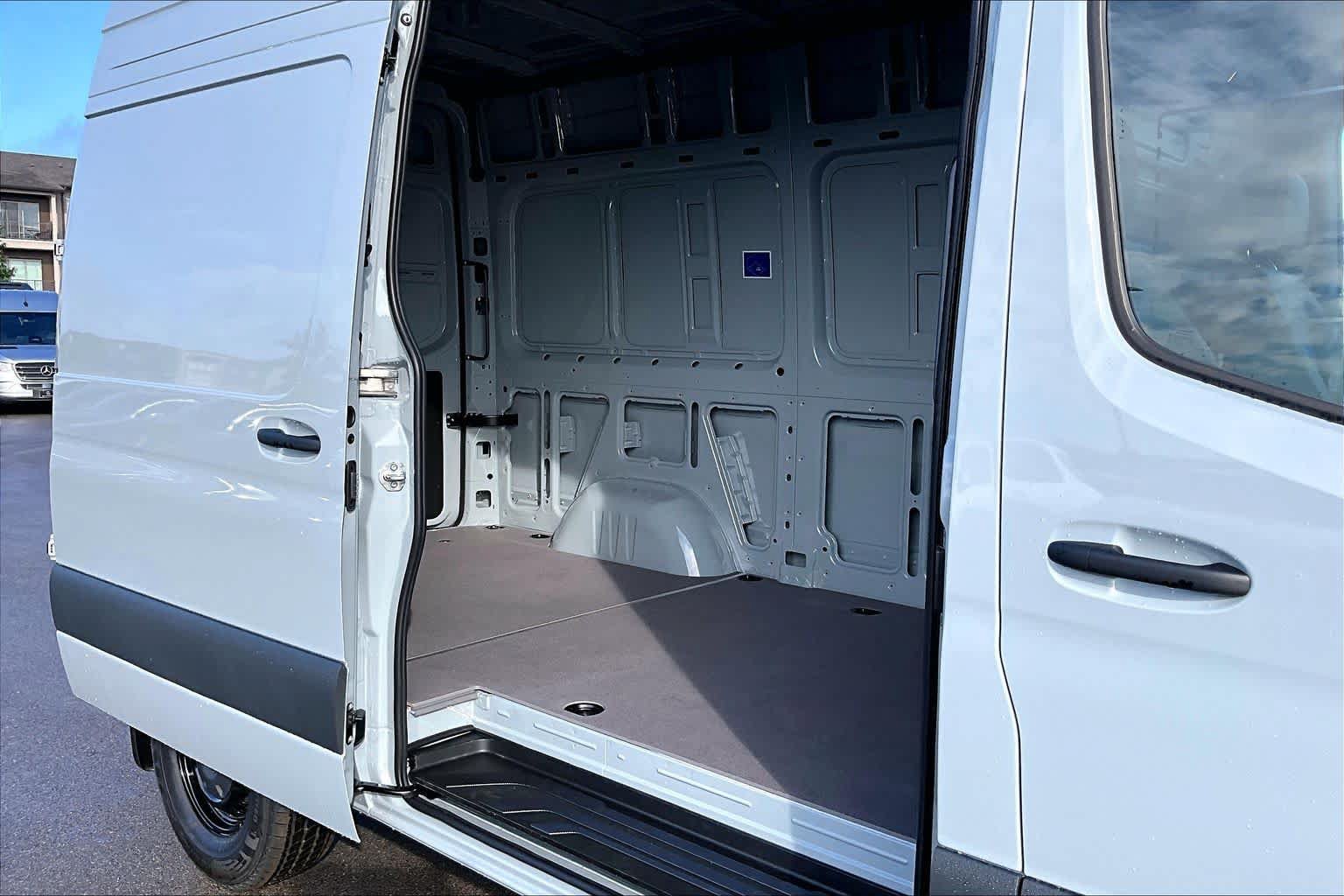 Used 2026 Mercedes-Benz Sprinter 2500 image 19