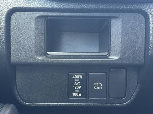 Used 2018 Toyota Tacoma TRD Sport w/ Technology Package AWD/4WD image 42