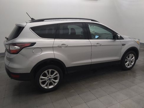 Used 2018 Ford Escape SE w/ SE Sync 3 Package AWD/4WD image 10