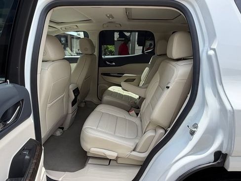 Certified 2023 GMC Acadia Denali w/ Denali Ultimate Package FWD image 14