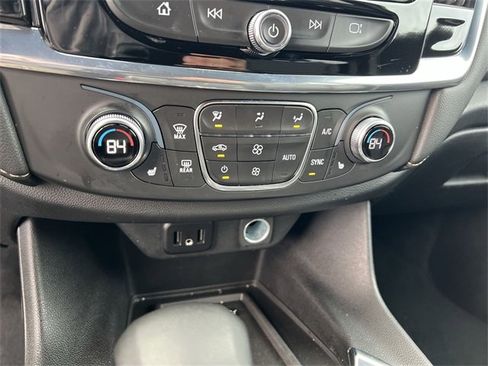 Certified 2023 Chevrolet Traverse LT image 16