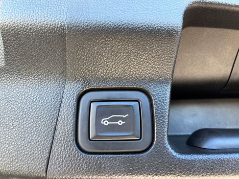 Used 2023 GMC Acadia SLT image 37