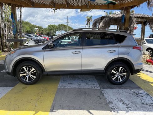 Used 2017 Toyota RAV4 XLE FWD image 8