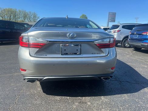 Used 2016 Lexus ES 350 w/ Luxury Package w/Wood Trim FWD image 4
