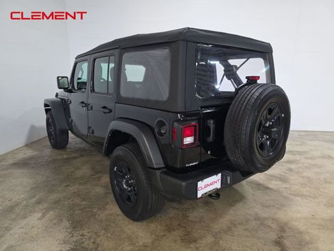 Used 2023 Jeep Wrangler Sport image 8
