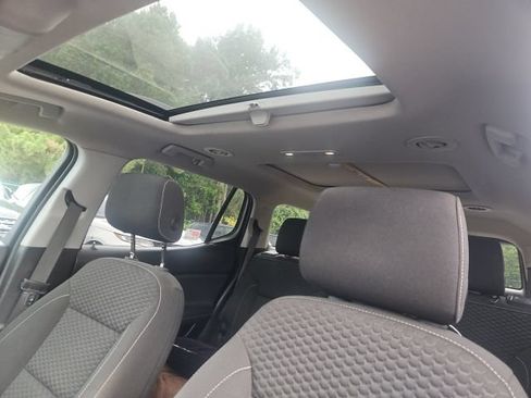 Used 2018 GMC Acadia SLE w/ Driver Alert Package I AWD/4WD image 3