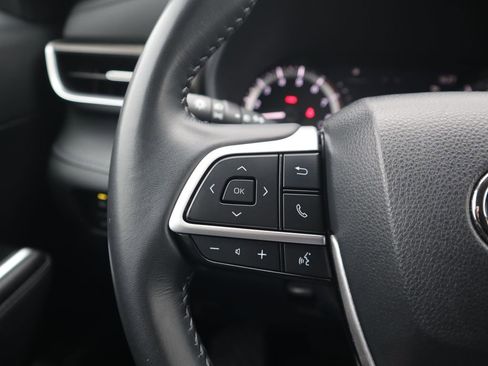 Used 2023 Toyota Highlander L image 21