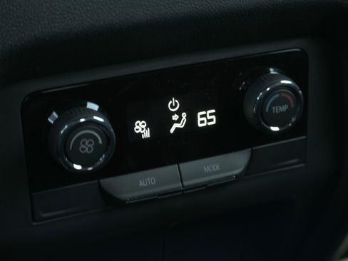 New 2026 Chevrolet Traverse LT FWD image 12