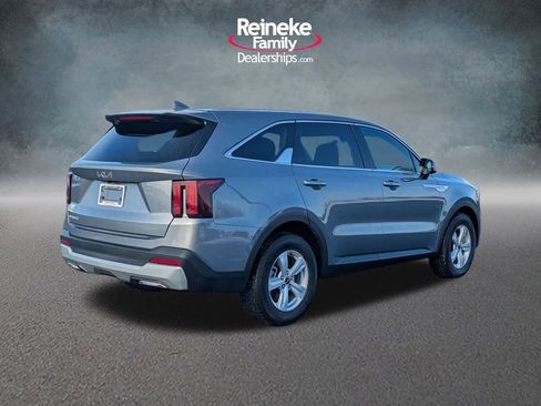Used 2025 Kia Sorento LX image 5