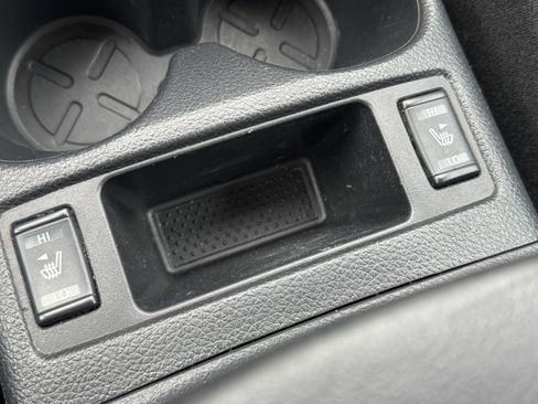 Used 2016 Nissan Rogue SV w/ SV Premium Package image 30