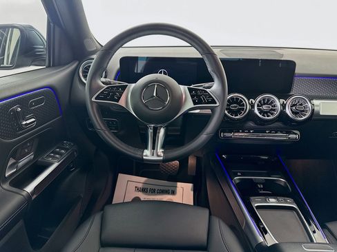 Used 2025 Mercedes-Benz GLB 250 image 23