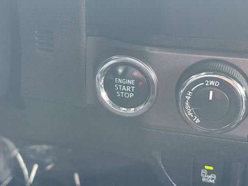Used 2019 Toyota Tacoma TRD Sport w/ Technology Package AWD/4WD image 23