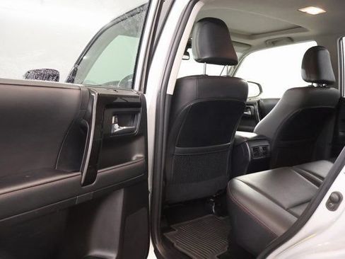 Certified 2024 Toyota 4Runner TRD Off-Road Premium w/ Off Road Premium Plus Package AWD/4WD image 32