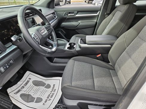 Used 2025 GMC Terrain Elevation image 7