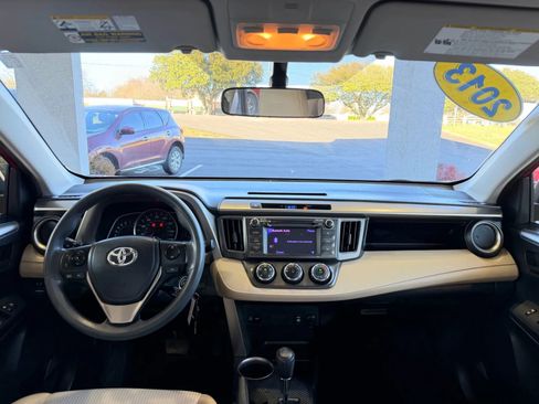 Used 2013 Toyota RAV4 LE image 9