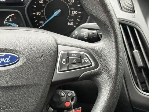 Used 2015 Ford Focus SE FWD image 9