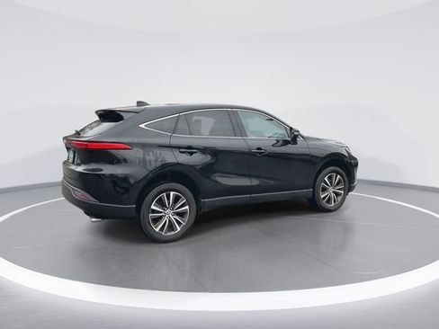 Used 2023 Toyota Venza LE image 9