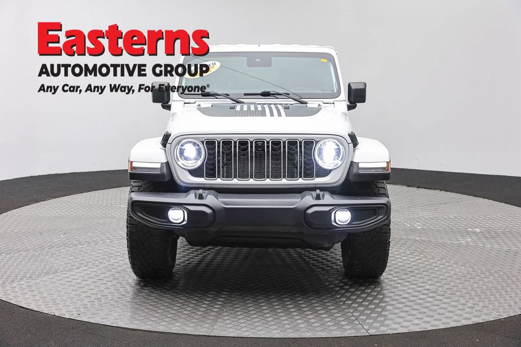 Used 2024 Jeep Wrangler Unlimited Sahara w/ Dual Top Group AWD/4WD image 3