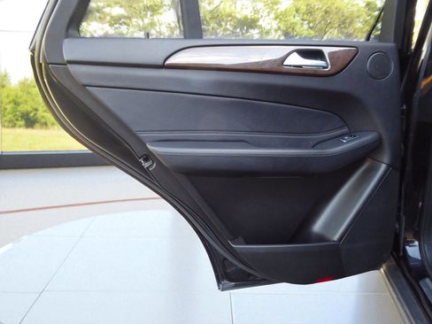 Used 2019 Mercedes-Benz GLE 400 4MATIC image 22