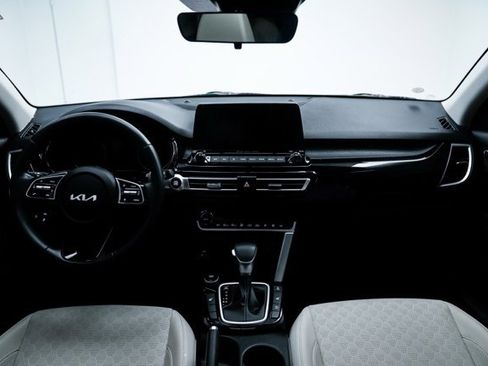 Used 2023 Kia Seltos EX image 15