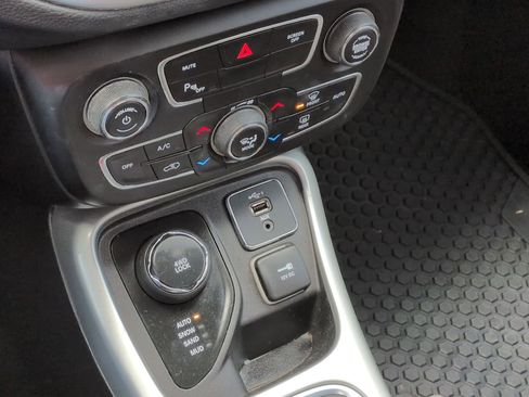 Used 2019 Jeep Compass Sport image 15