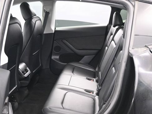 Used 2023 Tesla Model Y Long Range image 36