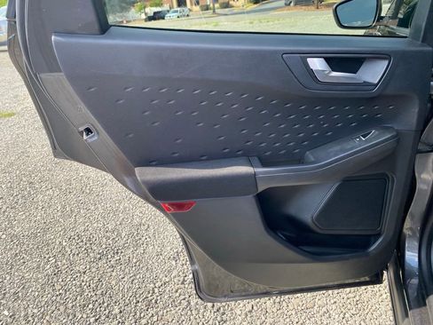 Used 2020 Ford Escape SE FWD image 15