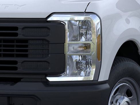 New 2026 Ford F350 XL w/ 360-Degree Camera Package RWD image 18
