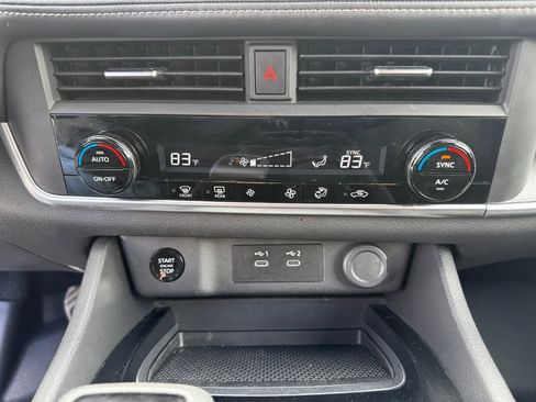 Used 2025 Nissan Rogue SV AWD/4WD image 18