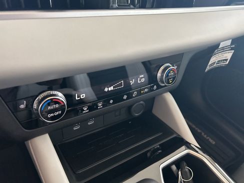 New 2026 Mitsubishi Outlander SE image 44