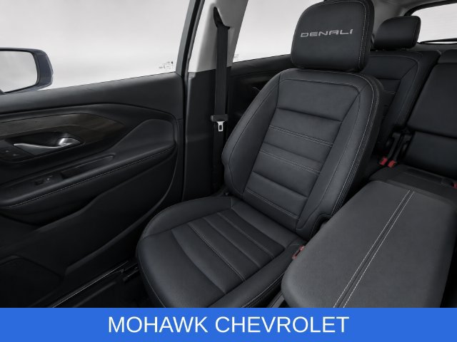 Used 2024 GMC Terrain Denali w/ Denali Premium Package AWD/4WD image 17