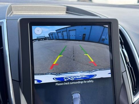 Used 2022 Ford Edge Titanium AWD/4WD image 18