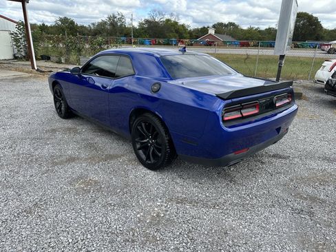 Used 2018 Dodge Challenger R/T w/ Blacktop Package image 7