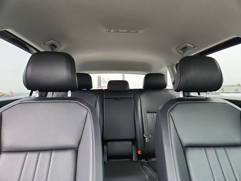 Used 2022 Volkswagen Tiguan SE image 19