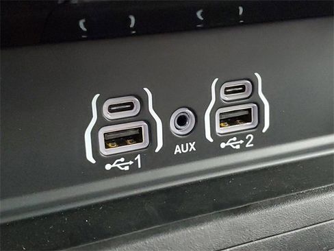 Used 2025 RAM 3500 Laramie image 20