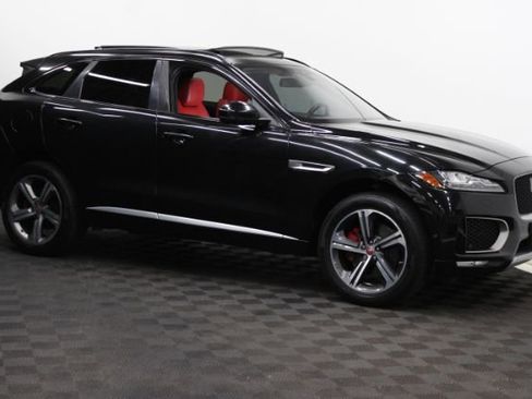 Used 2017 Jaguar F-PACE S image 3