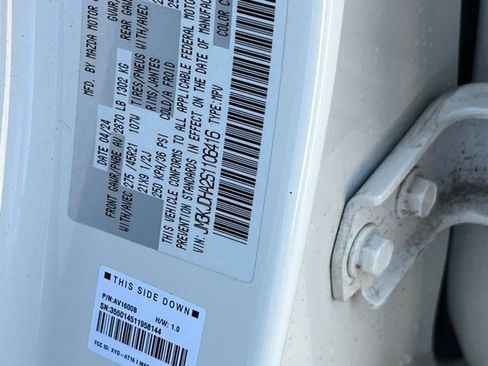 Used 2025 MAZDA CX-70 Plug-In Hybrid w/ Premium Pkg image 28