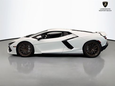 Used 2024 Lamborghini Revuelto AWD/4WD image 4